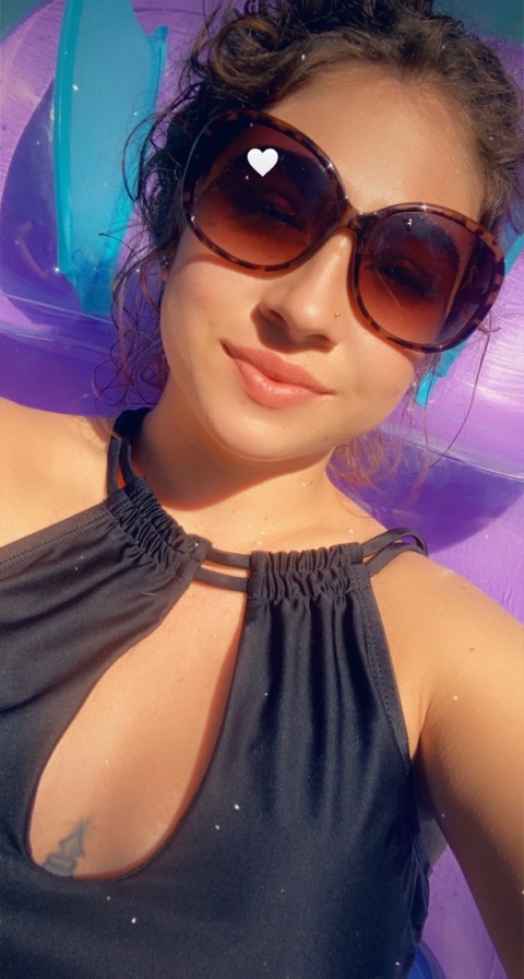 buyselenanewboobs avatar